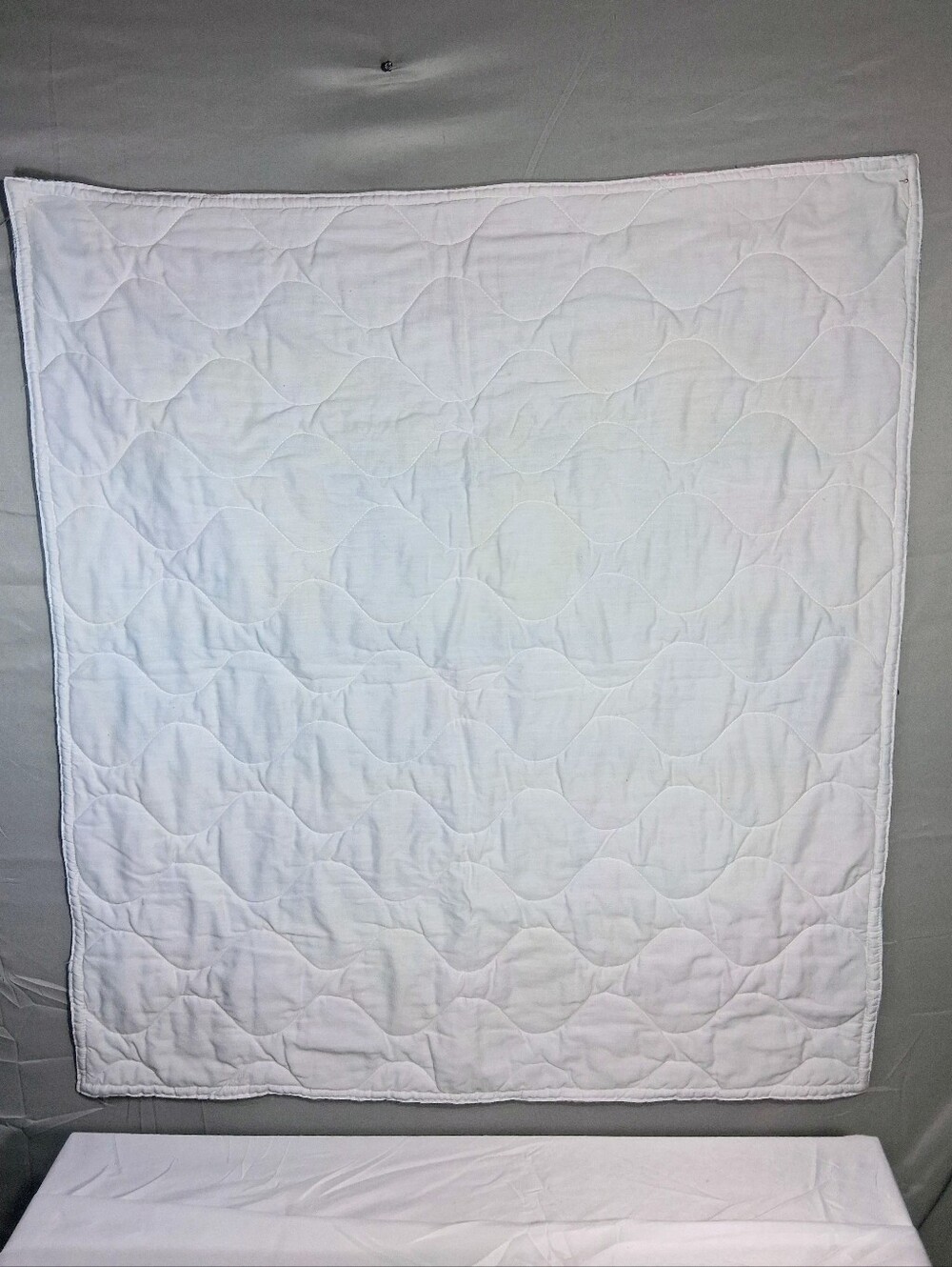 Cute 1980's Vintage 36" X 33" Pastel "Love" Applique Style Crib/Stroller Quilt - Picture 3 of 11